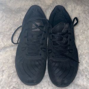 Woman’s Nike 8.5 black sneakers